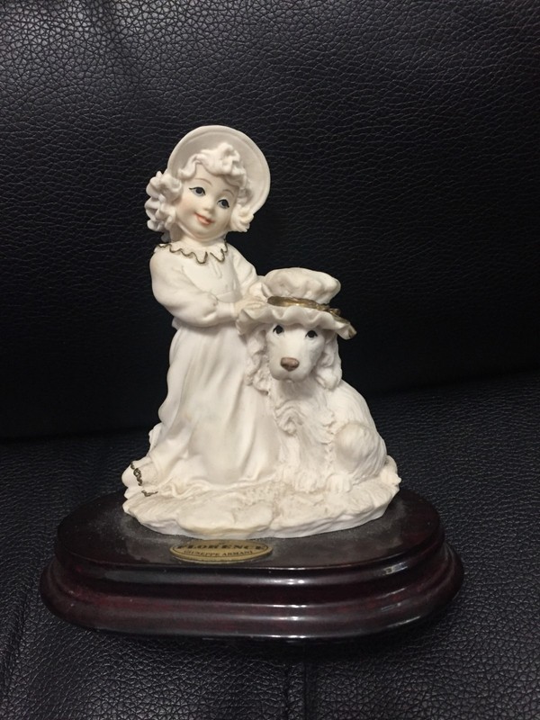 Florence Giuseppe Armani Figurine 1978."Sunday's Best"