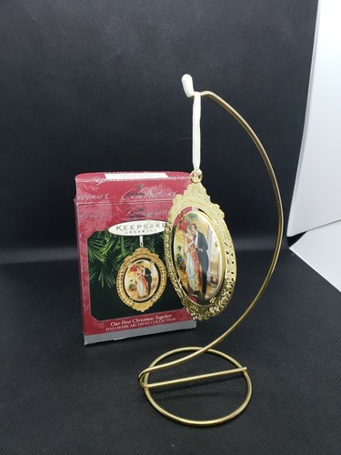 Hallmark Andenken Ornament 1998 Our First Christmas Together QX6643 Kamee Neu im Karton - Bild 3 von 4