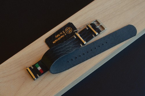 20 mm Cinturino pelle nera artigianale di tipo militare MTstraps Leather Strap - Picture 3 of 8
