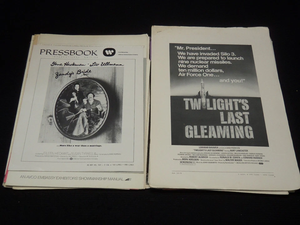 1970'S ASSORTED MOVIE PRESSBOOKS LOT OF 33 - O 3808 - Image 2 of 4