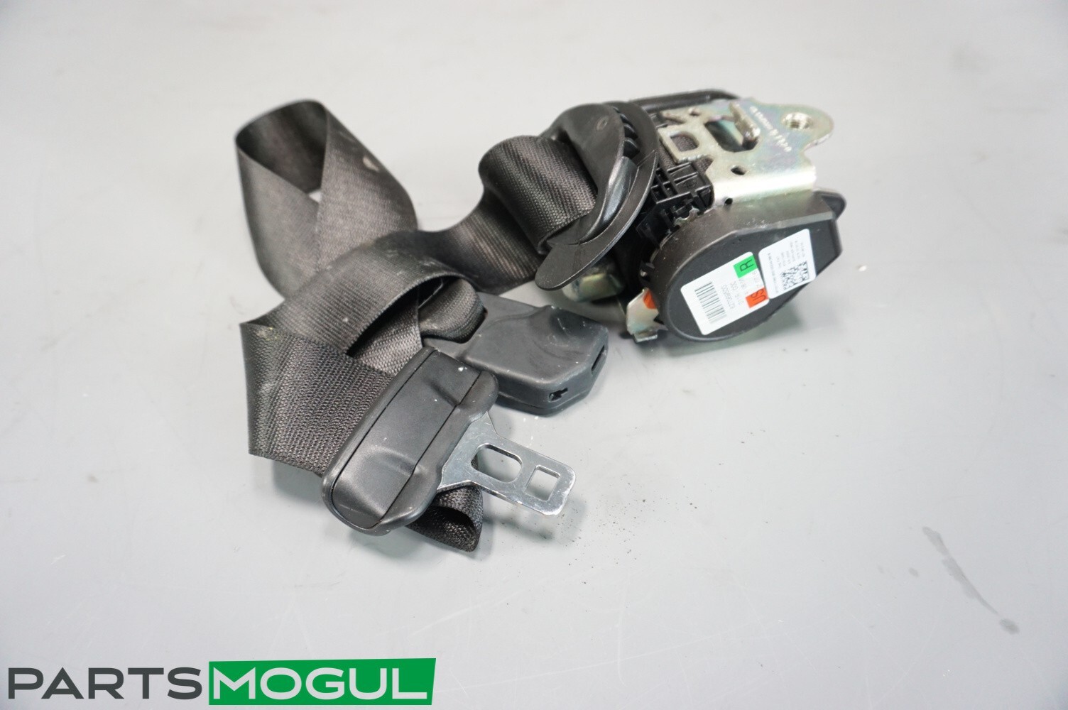 2014-2021 MASERATI GHIBLI FRONT RIGHT SIDE SEAT BELT RETRACTOR OEM 627069500