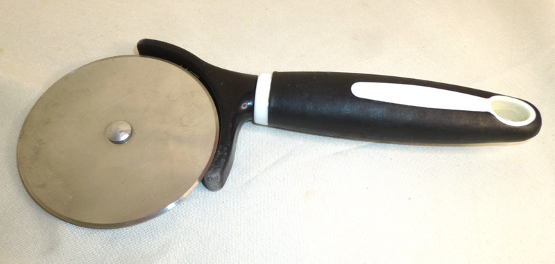 Professional Stainless Steel Pizza Cutter Slicer with Black Handle 3.5" Wheel