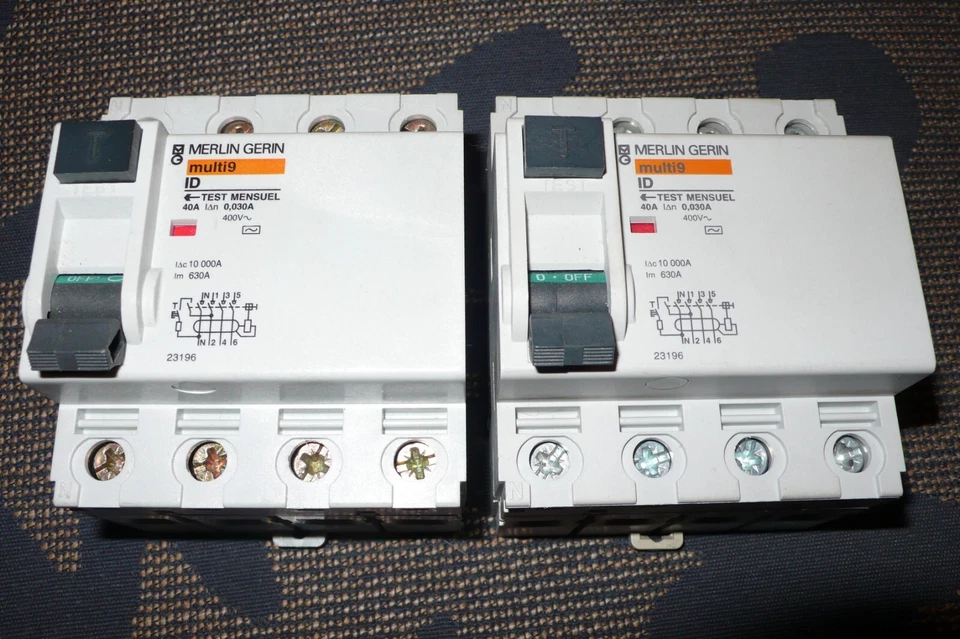 INTERRUPTEUR DIFFERENTIEL TETRAPOLAIRE 40A 30mA MERLIN GERIN TRIPHASE +N. 4POLES - Photo 4/4