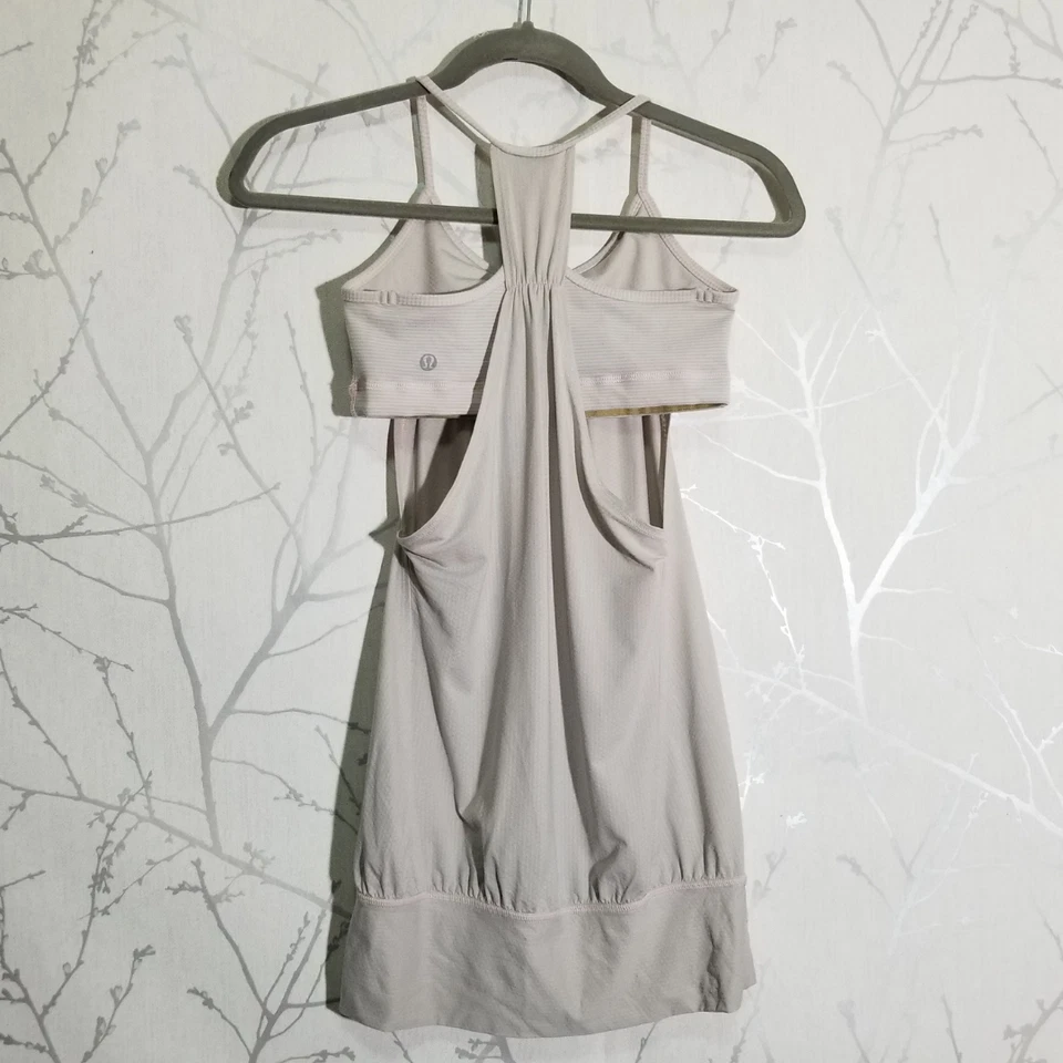 Camiseta sin mangas Lululemon marfil sin límites con sujetador Luon a rayas | Para mujer 4 Foto 4 de 4