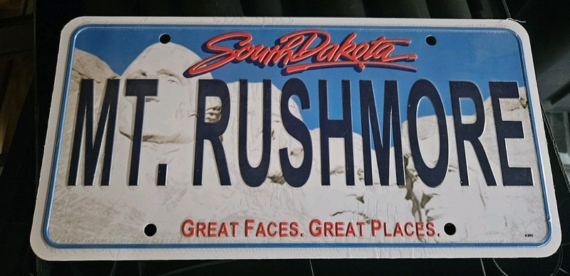 Mt Rushmore souvenir vanity License Plate Estate Item As Is Good Condition 