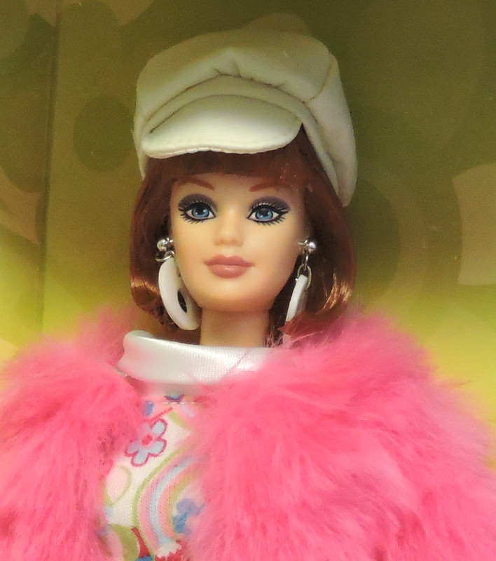 Groovy 60's Barbie 27676  Great Fashions of the 20th Century 2000 MIB