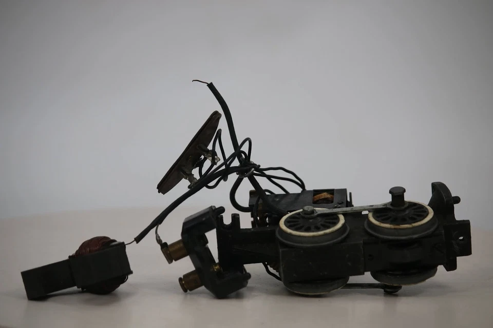 Vintage American Flyer S Gauge Motorized Chassis Parts Lot Non-Running Repair - Image 4 of 4