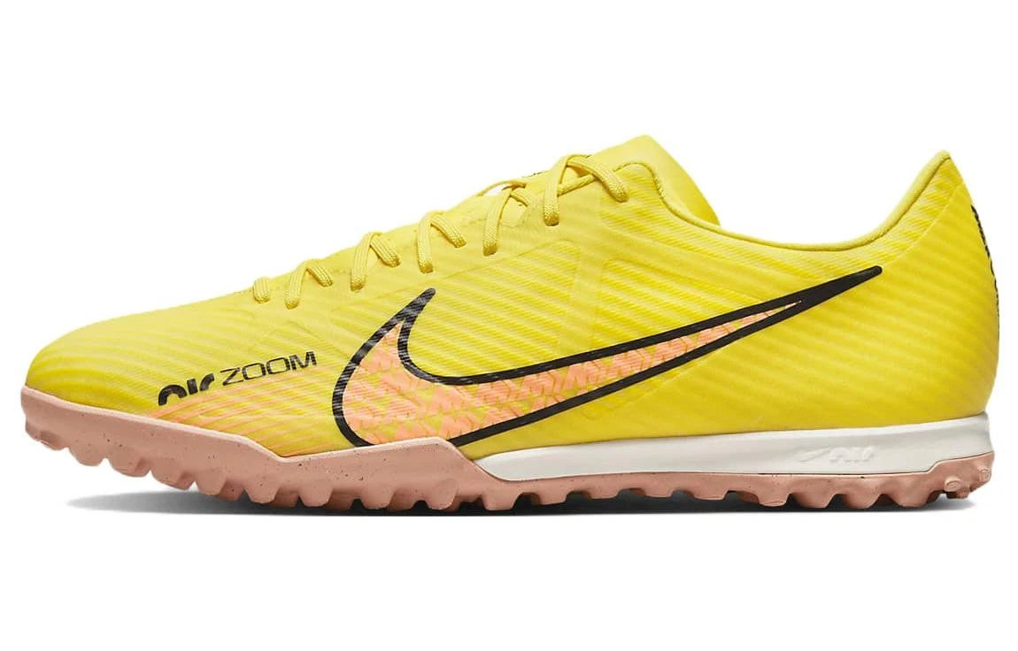 Preços baixos em Nike Zoom Mercurial Vapor 15 Academy TF Lucent