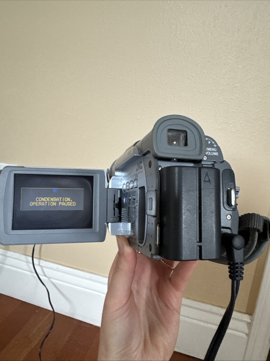 JVC Digital Video Camera 700x For Parts Not Working, With Battery