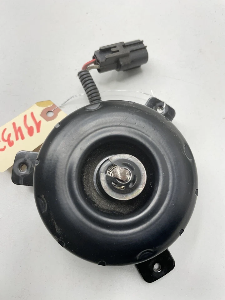 ДВИГАТЕЛЬ ВЕНТИЛЯТОРА ОХЛАЖДЕНИЯ БЕНЗИНОВОГО РАДИАТОРА ДЛЯ 2016 MAZDA 3 A005449 - Изображение 2 из 4