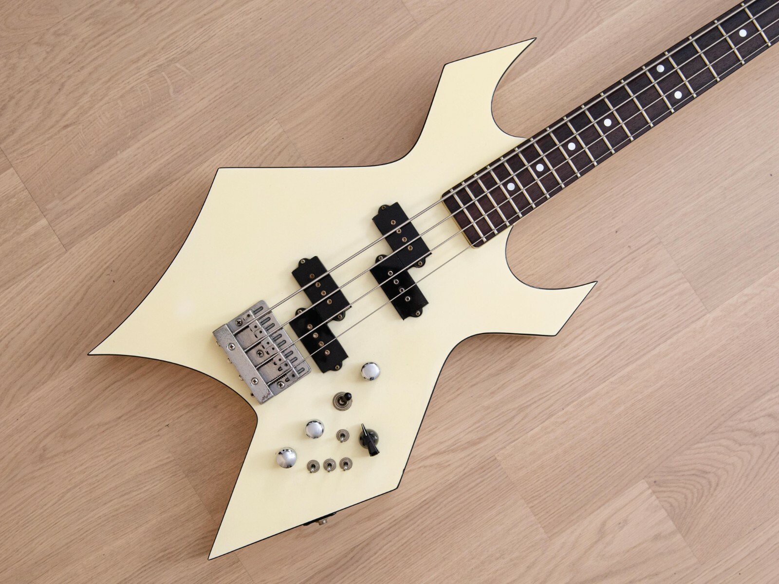 Bronze by B.C Rich Warlock \