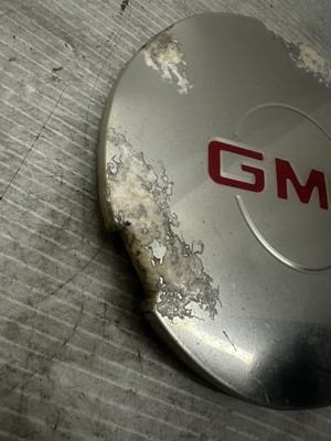 1999 - 2003 GMC Sierra 1500 Yukon Center Hub Cap Factory OEM  