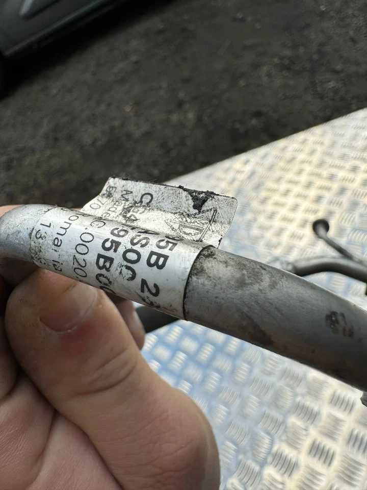 Manguera de aire acondicionado PORSCHE MACAN 95B 3.0 S 2015 8R2260712C Foto 2 de 4