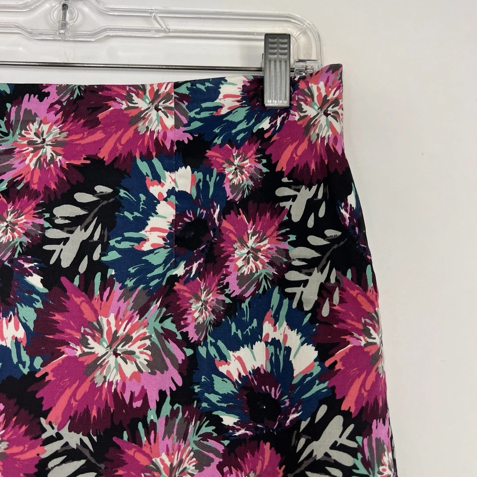 Falda lápiz Elle para mujer talla 6 hasta la rodilla tiro alto floral ligera elástica Foto 3 de 4