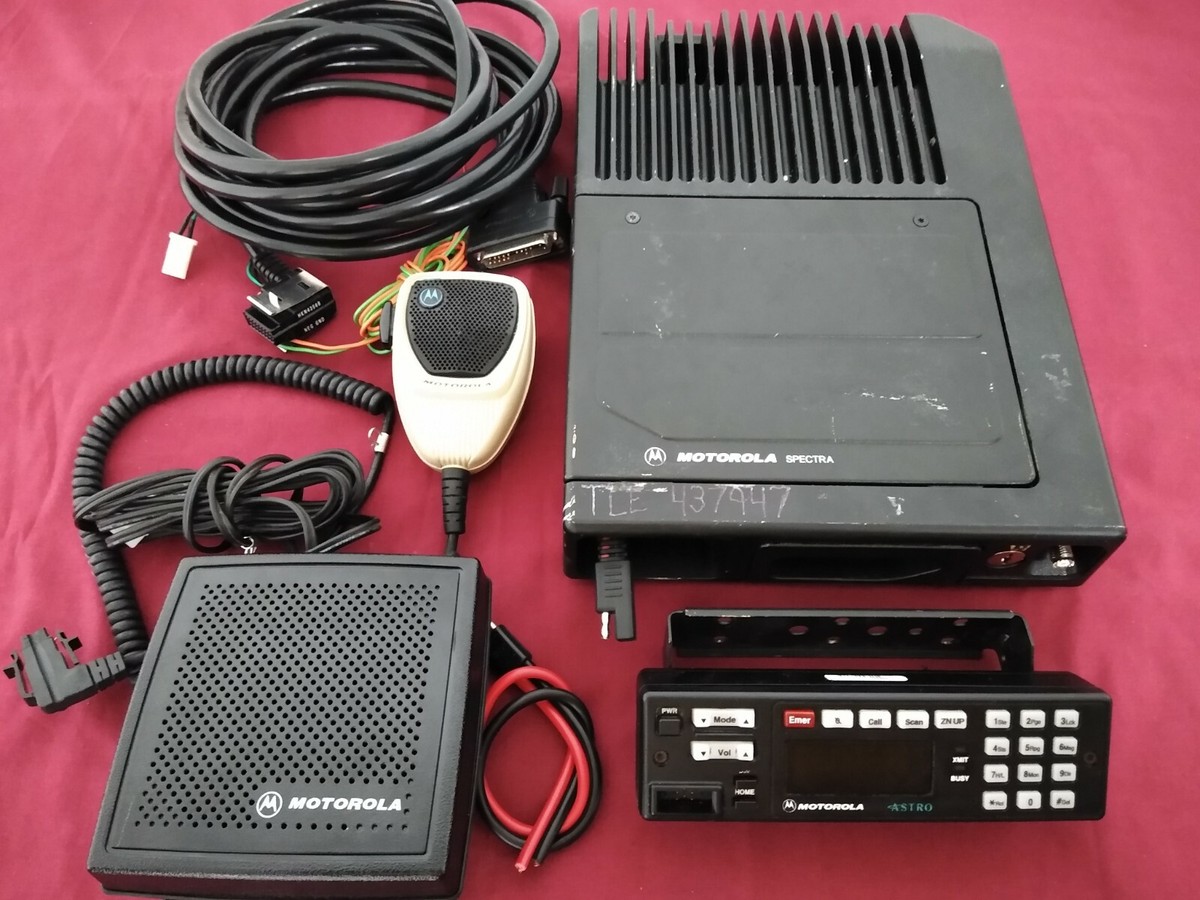 MOTOROLA ASTRO SPECTRA W7 VHF P25 DIGITAL TRUNKING MOBILE RADIO