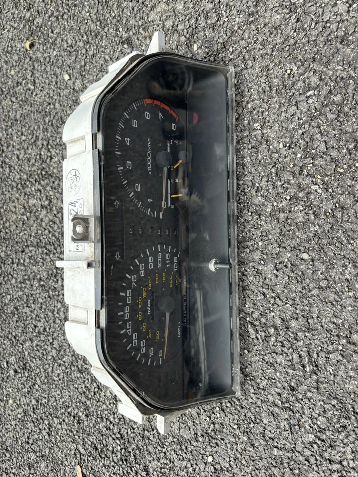 Dodge Colt/Mitsubishi Mirage Cluster Foto 2 de 4