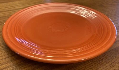 Vintage Fiestaware - 9" lunch plate in "radioactive" red (excellent) (1936-1969)