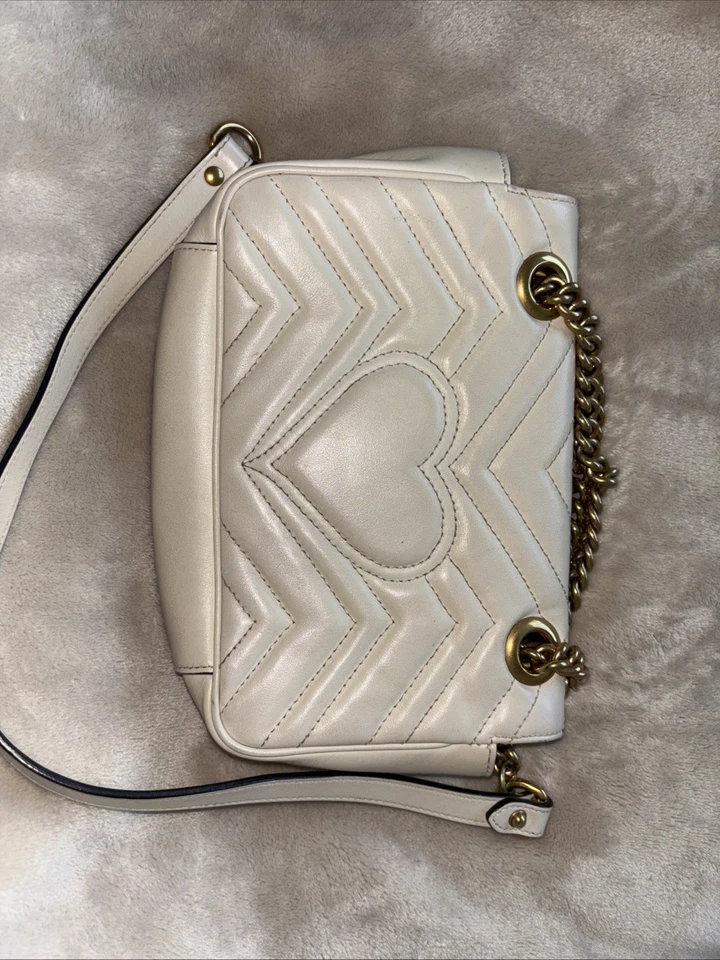 Bolso de Hombro Gucci Marmont con Solapa Matelasse Cuero Marfil Usado en Excelente Condición Bolso para el Polvo, Inserto Foto 4 de 4