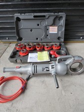 RIDGID 700 T2 PIPE THREADER W 12R dieheads Ratchet & case and dies VERY NICE