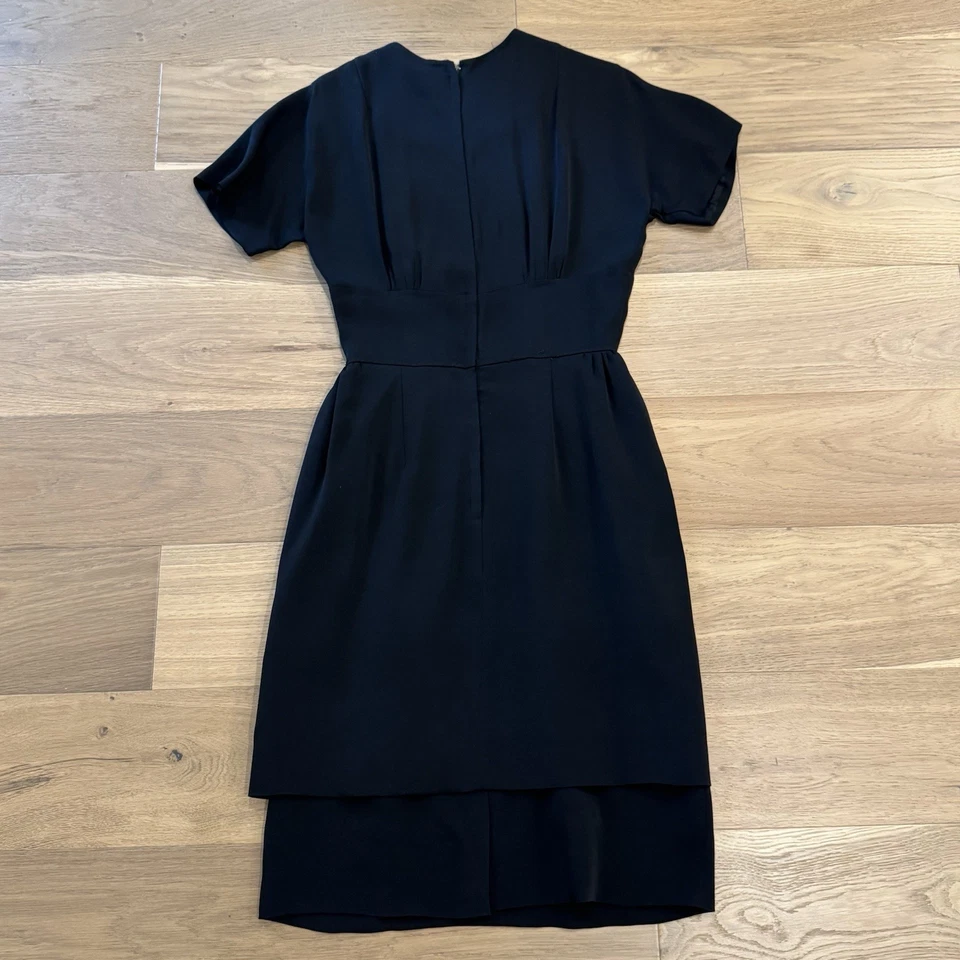 "Vestido Negro Vintage Botón Delantero Manga Corta 42"" Alto y Elegante Denver Pequeño" Foto 2 de 4