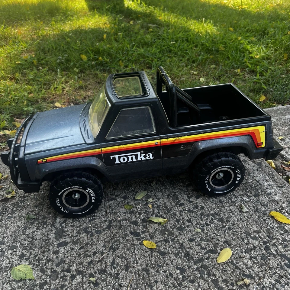 1979 Tonka 4x4 picape caminhão de brinquedo aço prensado preto e amarelo MR-970 - Imagem 3 de 4