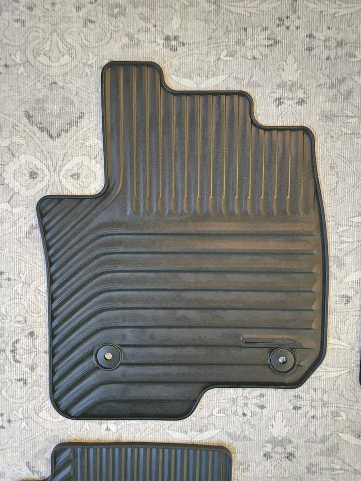 Juego de 4 alfombrillas para todo clima Chevy Silverado GMC Sierra 2019-2024 doble cabina OEM Foto 2 de 4