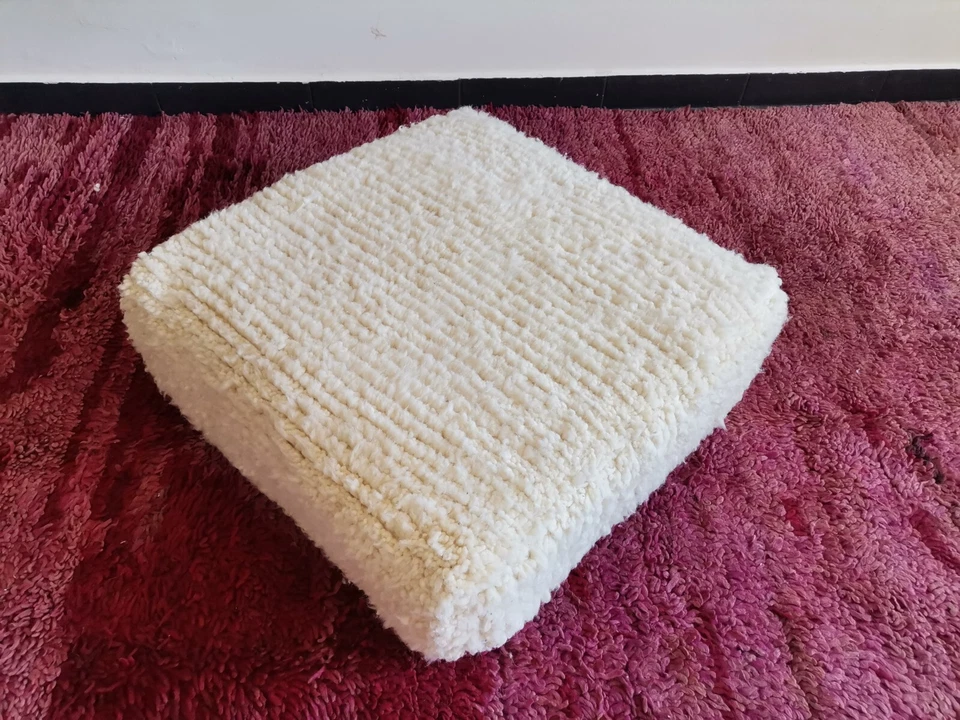 Puf hecho a mano marroquí bereber blanco Kilim alfombra cojín de piso reposapiés otomano Foto 4 de 4