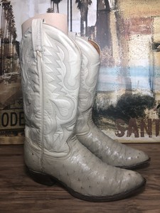 white snakeskin cowboy boots