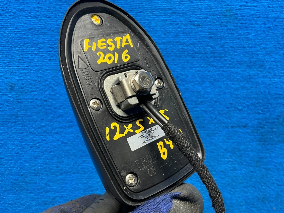 2016 - 2019 FORD FIESTA ROOF SHARK FIN RADIO ANTENNA OEM - Image 4 of 4