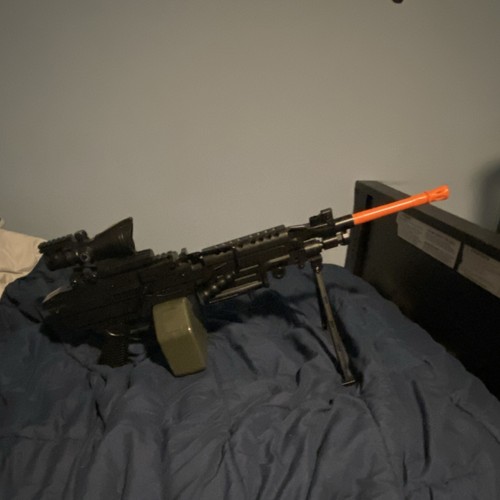 M249 GEL gun  DETACHABLE MAG NO STOCK FOR THE BACK OF THE MODEL  