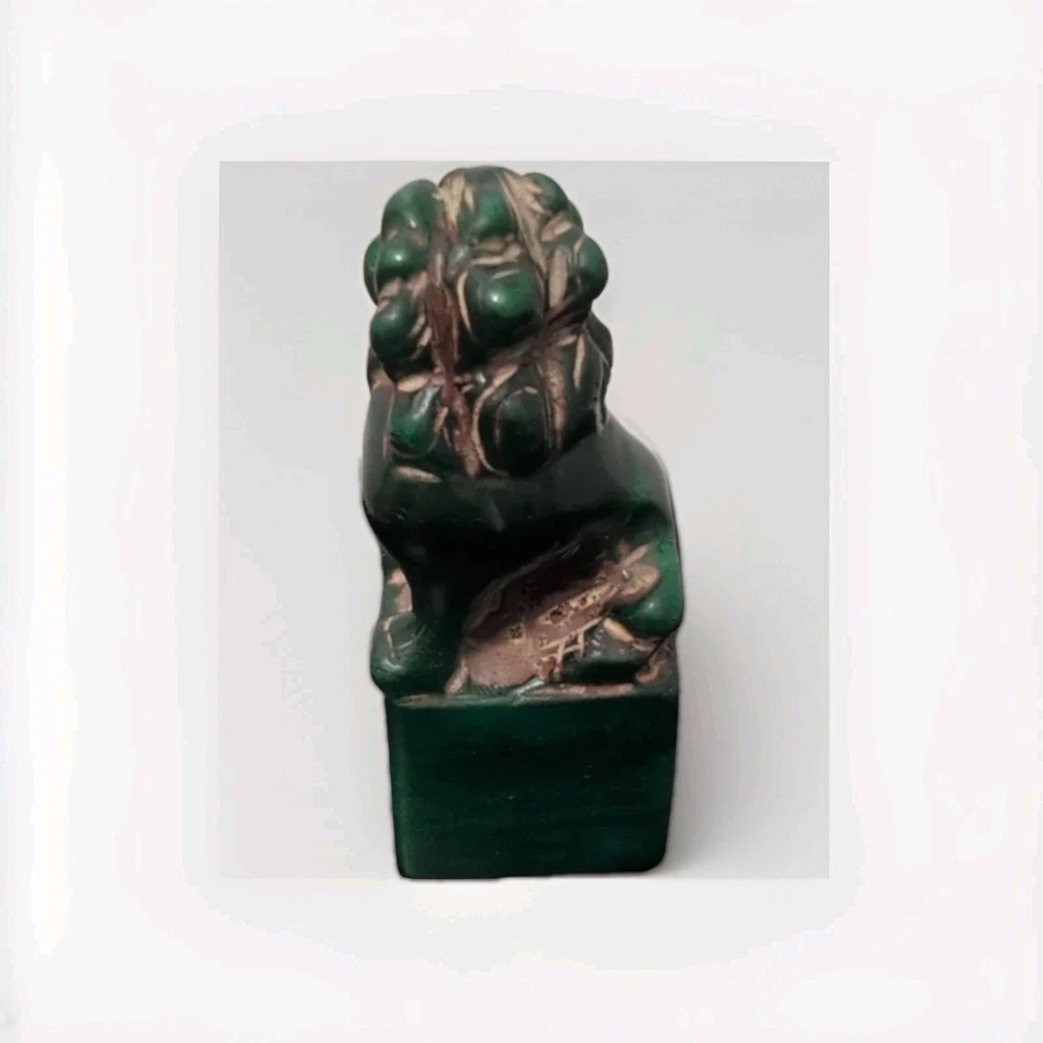 Antiguo perro foo miniatura de malaquita tallada china 3 en H Foto 3 de 4