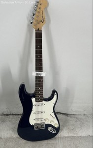 【美品】Squier BULLET STRATOCASTER BLK Squier Bullet Stratocaster HT Electric Guitar Black | Guitar Center
