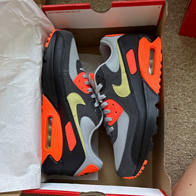 Nike Air Max 90 Smoke Grey/Hyper Crimson Suede Sneakers DM0029-018