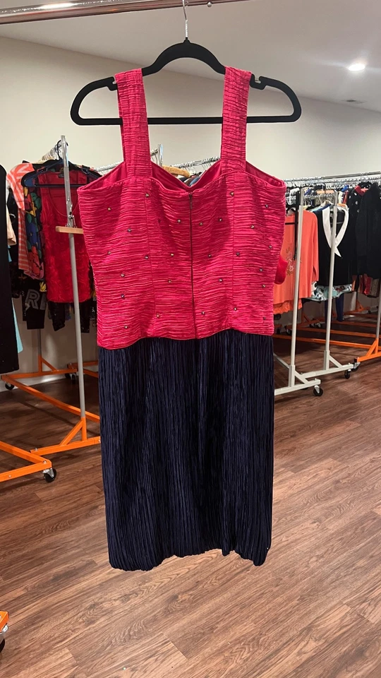 Vestido regata designer Saks Fifth Avenue - Imagem 2 de 4