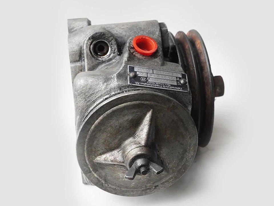 Bomba de piñón Mercedes Benz 450 Slc R107 1972-1980 1164602480 OEM Foto 2 de 4