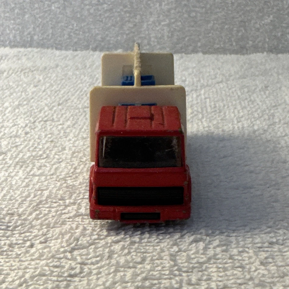 Corgi TRUCK PEPSI BOTTLING TRUCK CORGI 1/64 1984 - Image 2 of 4