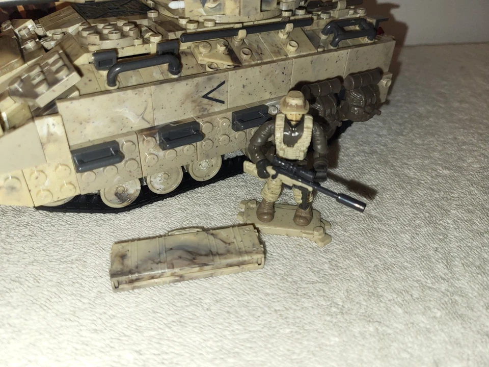 Call of Duty Mega Bloks Desert Tank Set DPB59 Complete All Figures  - Image 3 of 4