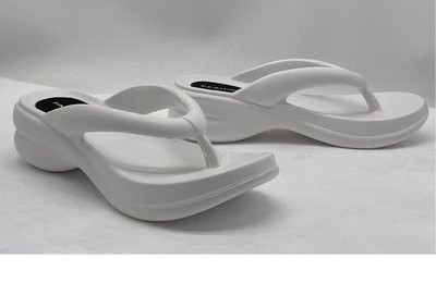 NEW NWT Women's Aoochasliy Orthopedic White Fashion FlipFlop Sandals Size 8.5