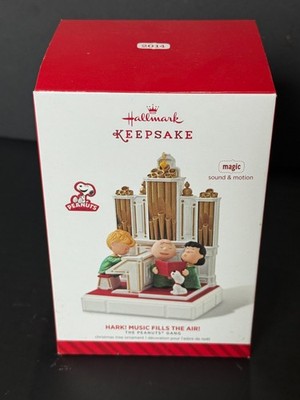 2014 Hallmark Hark! Music Fills the Air! - The Peanuts Gang Magic Ornament - NEW