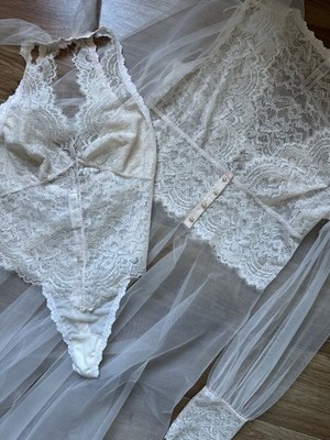 Monique Lhuillier Hanky Panky White Lace Bodysuit Sheer Tulle Long Robe Set S