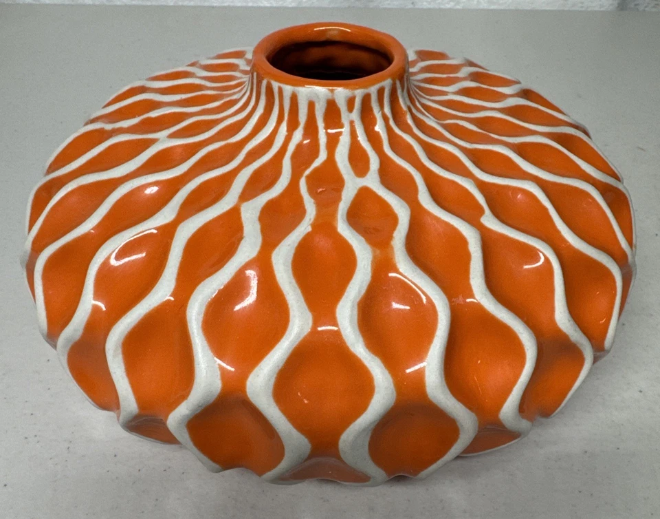 Jarrón de cerámica Bed Bath & Beyond Imax Agatha mandarina ver fotos Foto 2 de 4