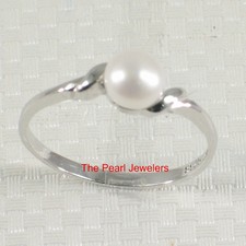 Delicate .925 Sterling Silver White Pearl Solitaire Ring
