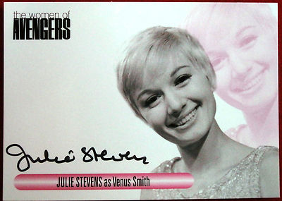 Women Of The Avengers - JULIE STEVENS - persönlich signierte Autogrammkarte
