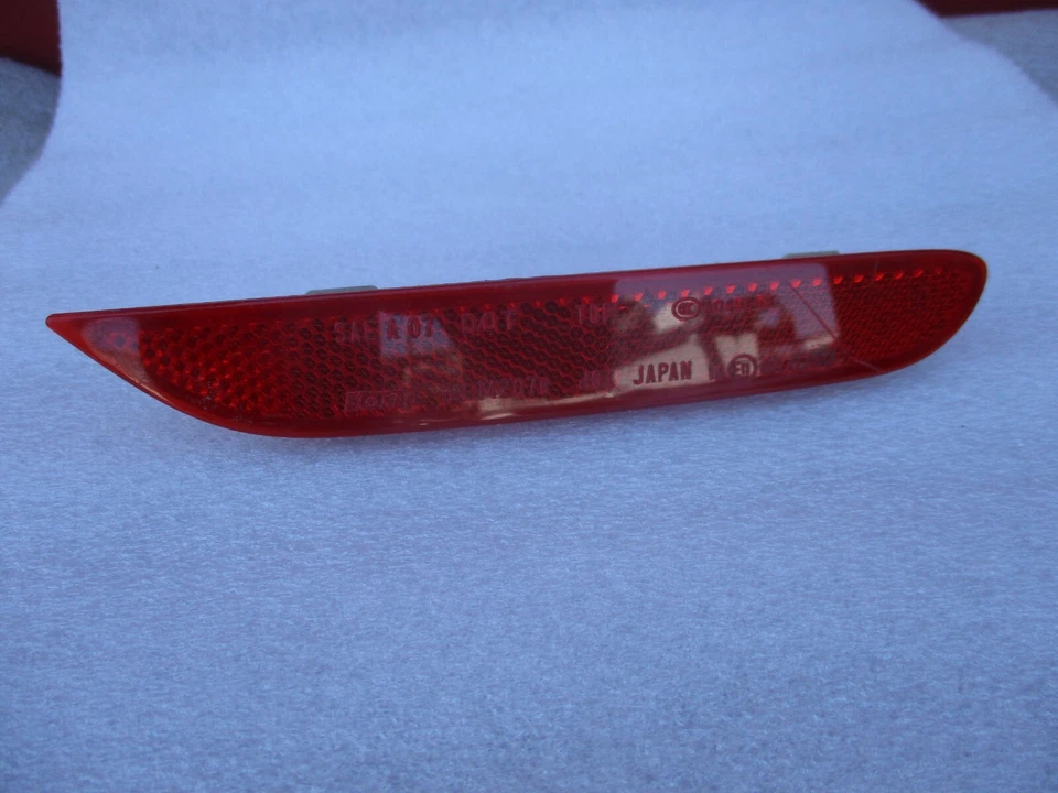 Reflector de parachoques trasero derecho Nissan Pathfinder 2013 2014 2015 2016 OEM usado Foto 2 de 4