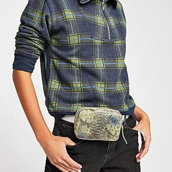 FREE PEOPLE Kelly Bolsa de Cinto de Crocodilo Bolsa de Babá Cintura Cobra TAMANHO P/M NOVA - Imagem 2 de 4