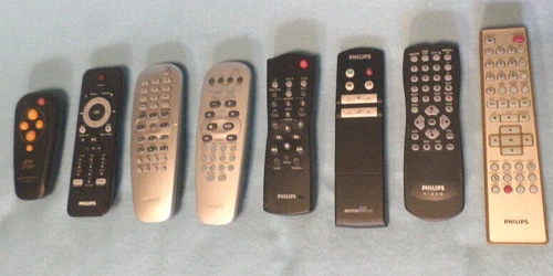 Original Philips Fernbedienungen, gebraucht, gereinigt, geprüft.