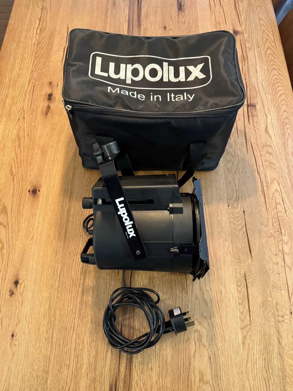 Cameras & Photography