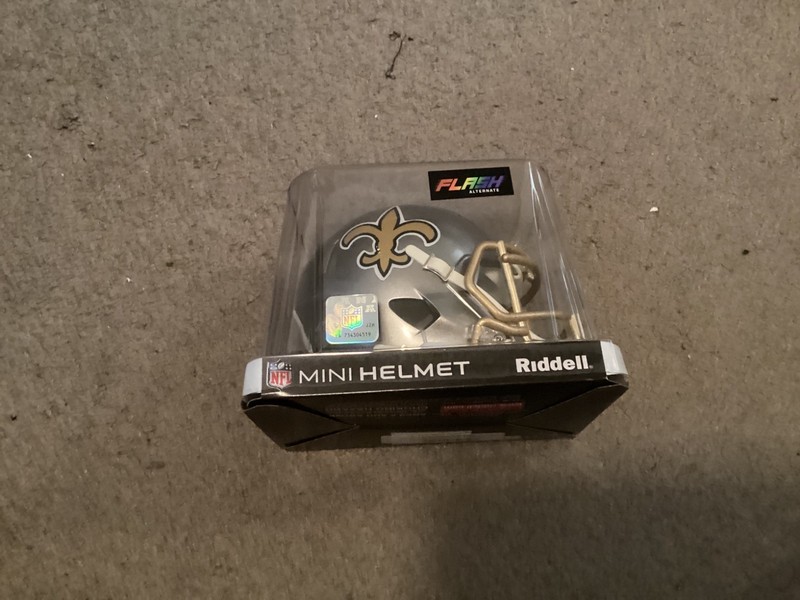 New Orleans Saints Flash Riddell Mini Helmet Unsigned New in Box 164201