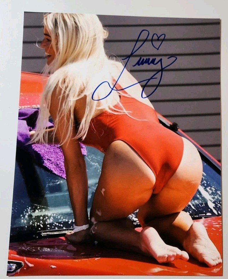 Baywatch OLIVIA DUNNE Autographed 8.5x11  Photo - with COA