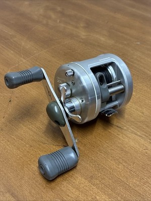 Shimano Calcutta 200 Baitcasting Reel Re.31920 | eBay